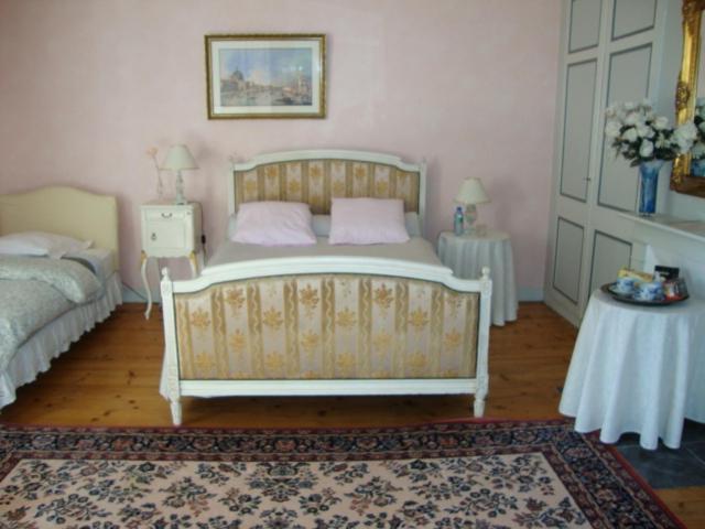 Au Charme Des Pommiers Bed & Breakfast Thiberville Exterior photo