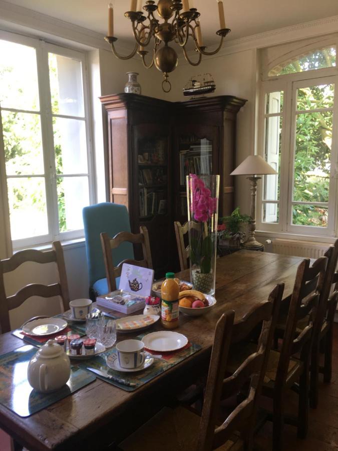 Au Charme Des Pommiers Bed & Breakfast Thiberville Exterior photo
