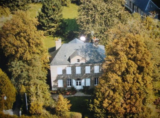 Au Charme Des Pommiers Bed & Breakfast Thiberville Exterior photo
